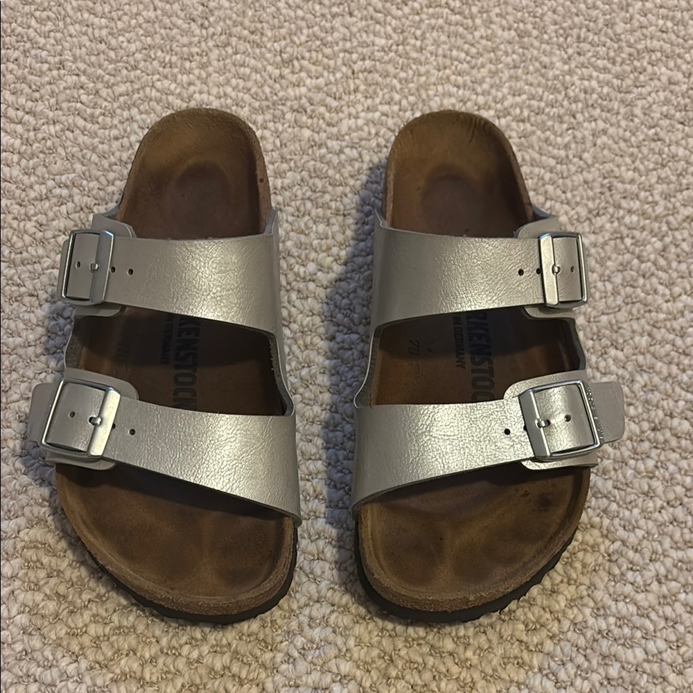 Birkenstock Metallic Silver “Arizona” Sandals Wmns Size 5 / EU 36